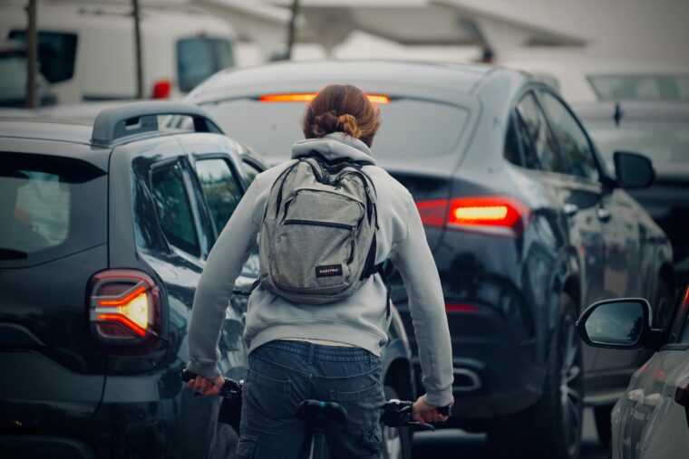 Save Money on the Go: 15 Smart Ways to Cut Car and Travel Expenses