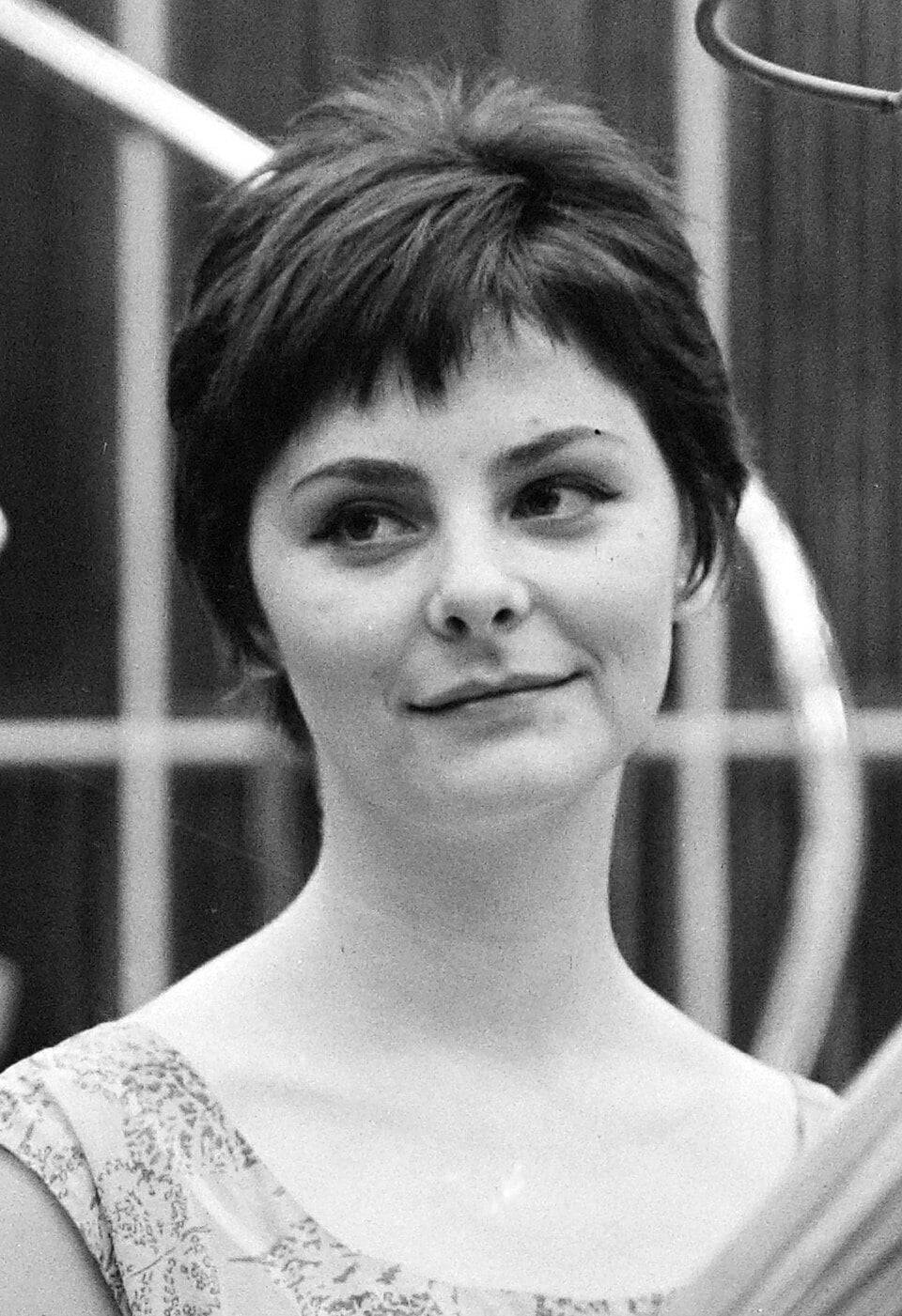 1960s Cropped Mod Pixie with Textured Fringe