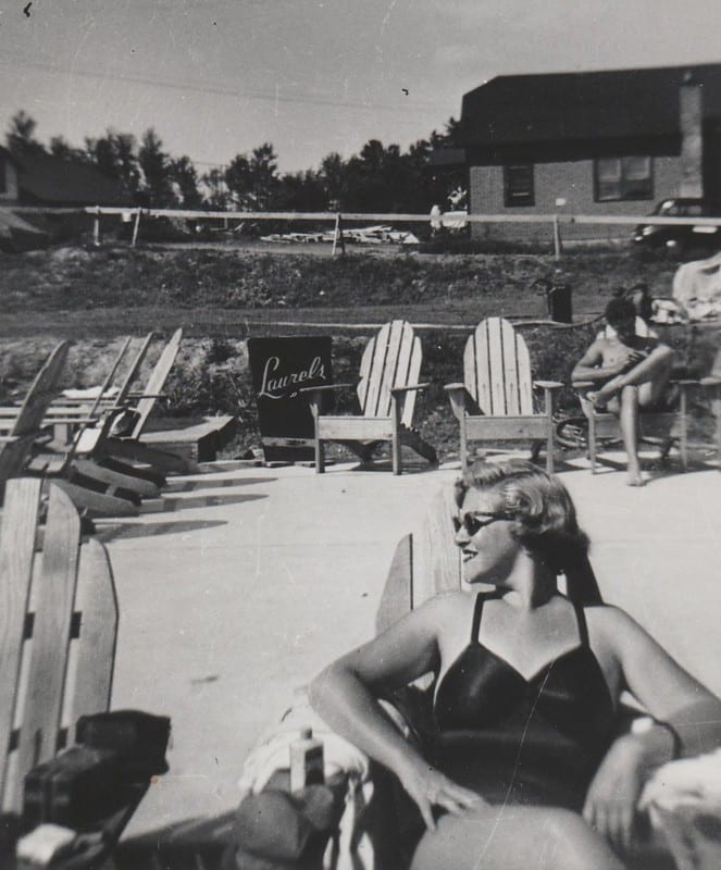 1954 Sexy Blonde Bathing Beauty Enjoying the Sun