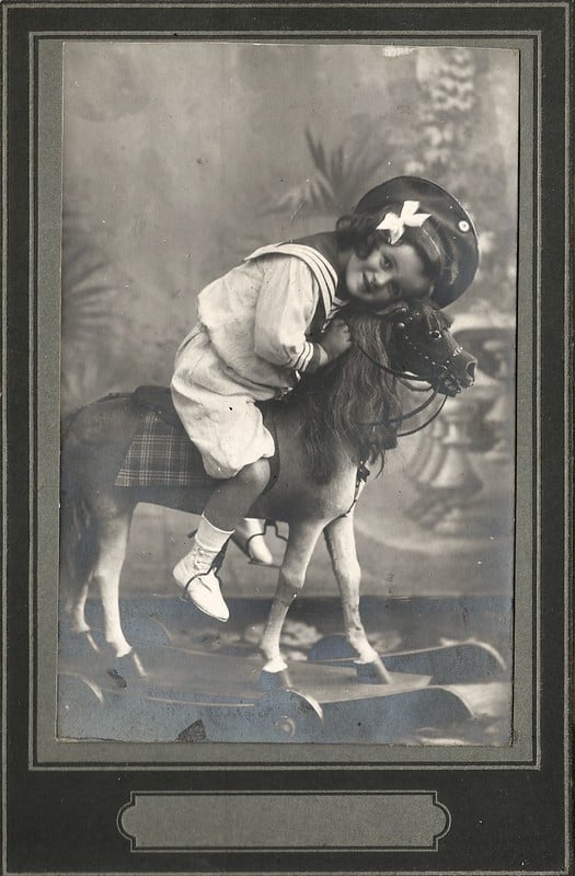 Early 20th-century cabinet card photo France