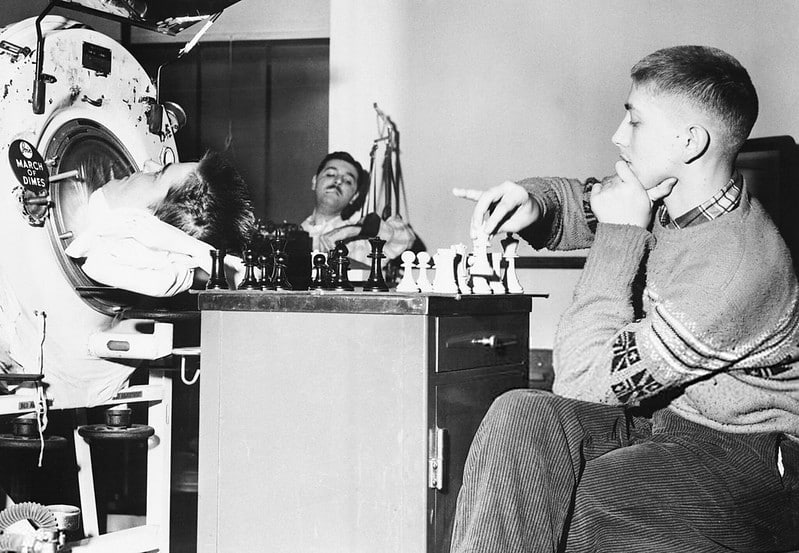 Polio iron lung patient plays chess with Bobby Fischer 1959