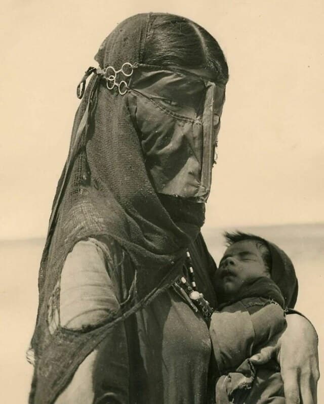 Bedouin mother and child Saudi Arabia 1948