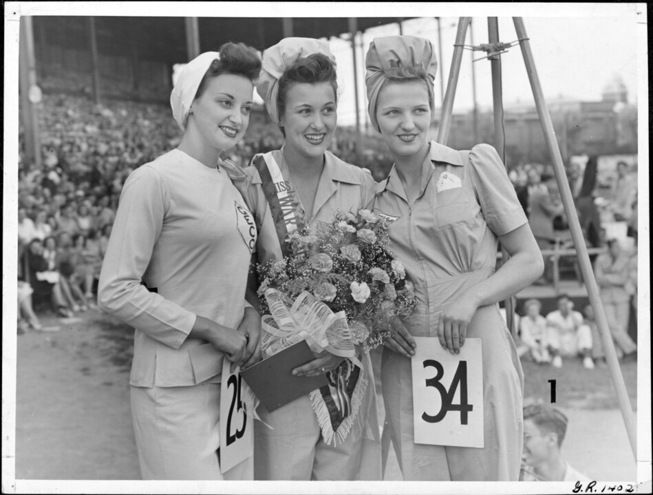GECO Munitions beauty contest contestants 1942