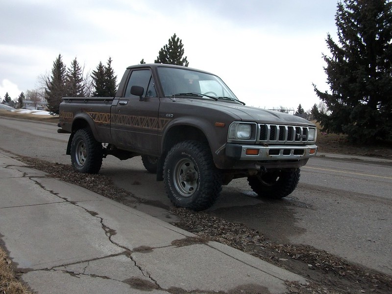 4WD Toyota truck