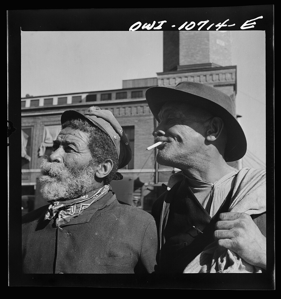 Washington, D.C. ‘Whiskers’ and Johnny Carrol, two familiar faces on the waterfront (1942 Nov.)