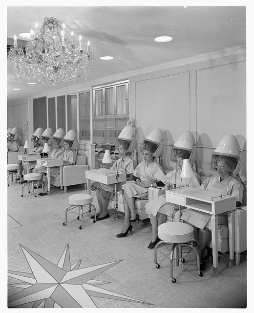 Beauty shops- Helena Rubinstein, 655 5th Ave. (1961 Sept. 18)