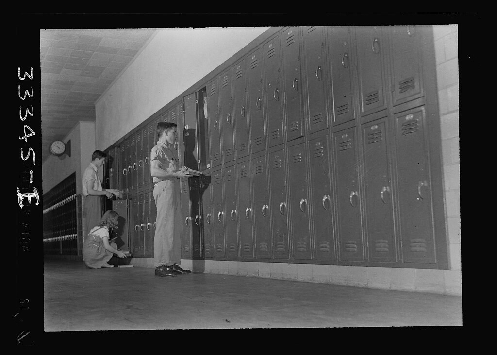 Keysville, Virginia. Randolph Henry High School. At lockers between classes (1943 June)