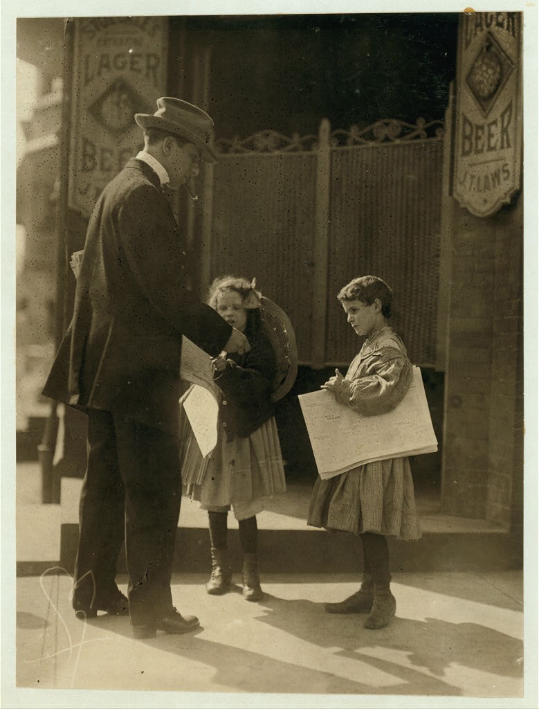 Two newsgirls, Wilmington, Delaware