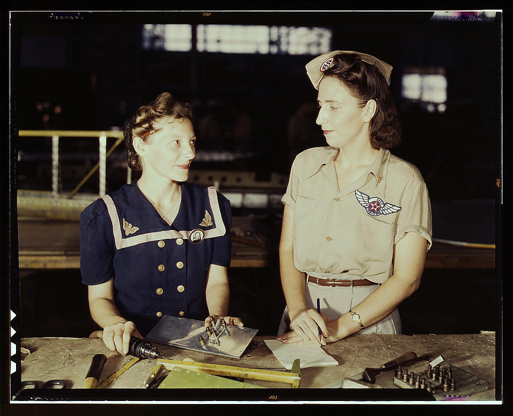 Pearl Harbor widows at work, Texas