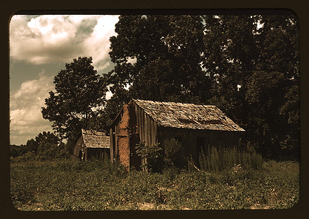 Abandoned shacks, vicinity of Beaufort, S.C. (1939 June)