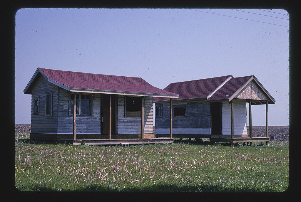 Youngville Cafe cabins, two cabins, Route 30, near Van Horne, Iowa (2003)
