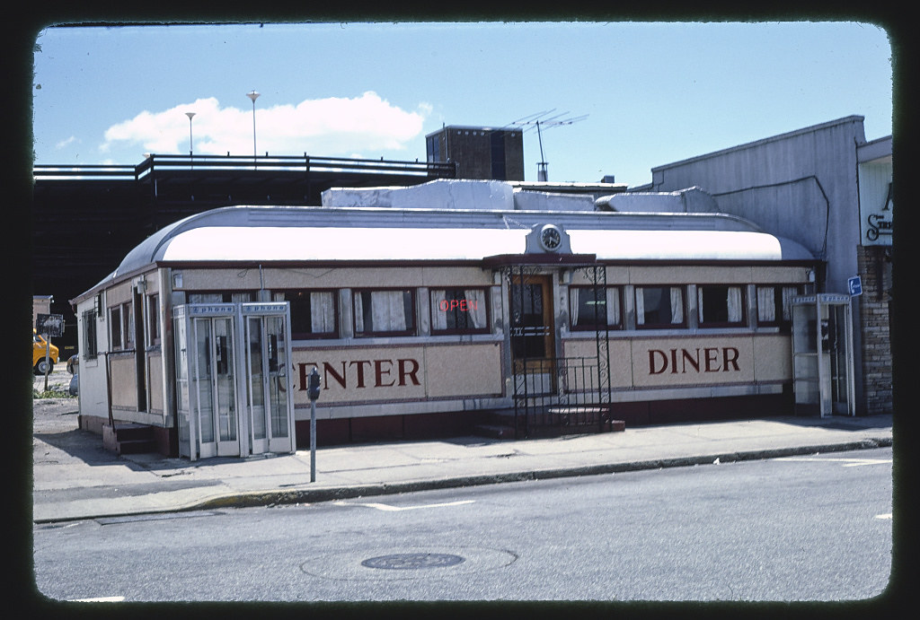Central Diner, Bank Street, Poughkeepsie, New York (1976)