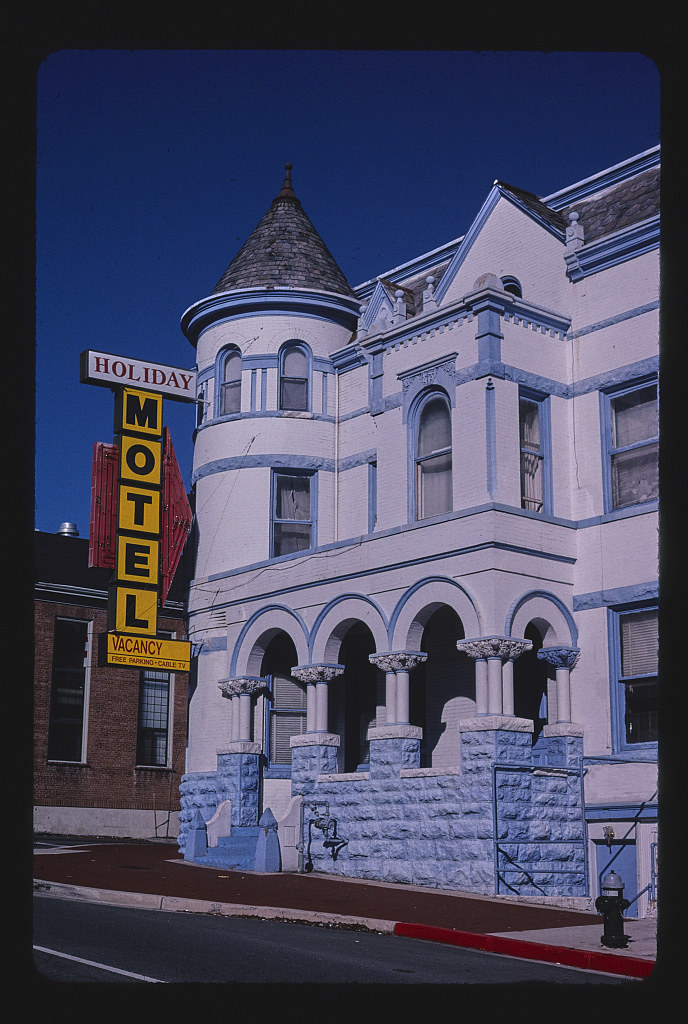 Holiday Motel (old building, newer motel around the corner), W. Washington Street, Hagerstown, Maryland (2004)