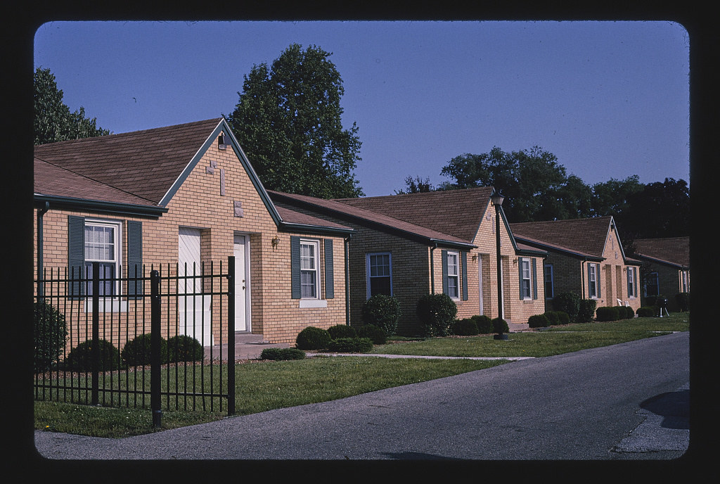 King's Court (now public housing), Old Route 36, Springfield, Illinois (2003)