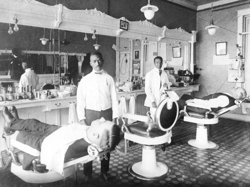 Arthur Anderson Barbershop Mattoon Illinois c1920