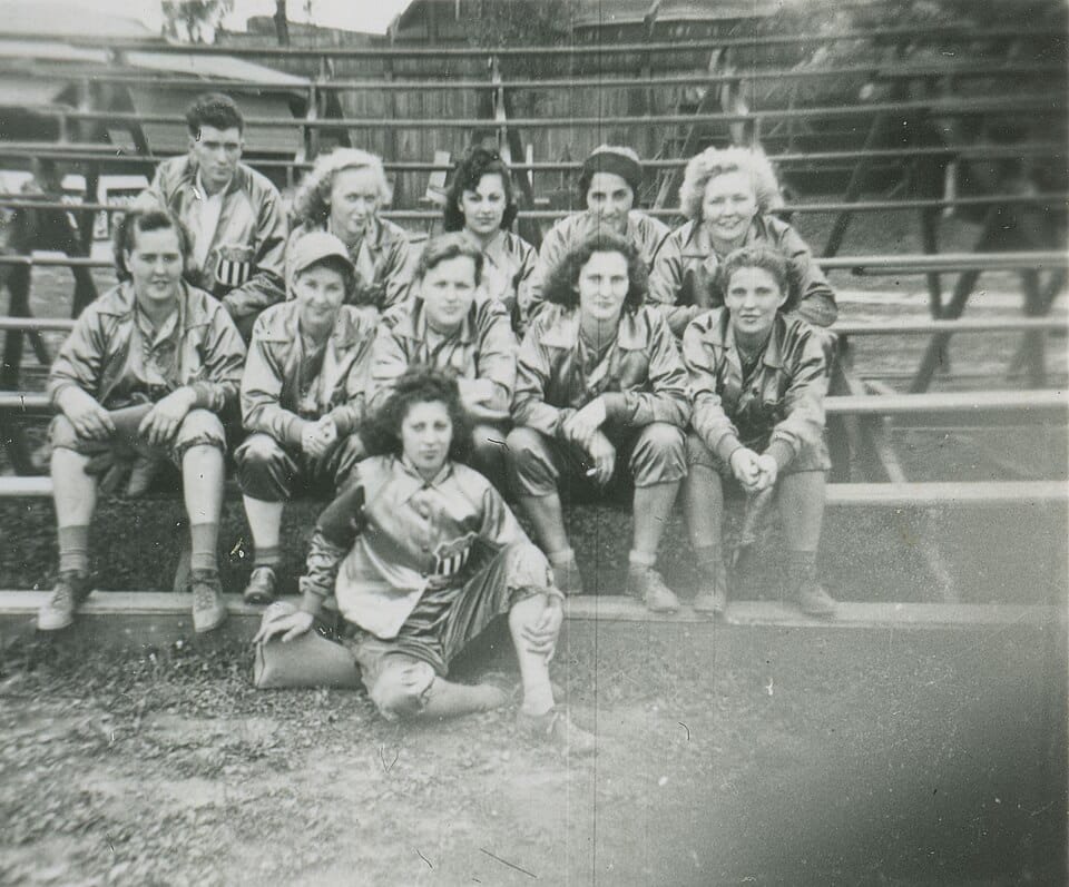 Girls' softball team at Chicago playoffs 1939