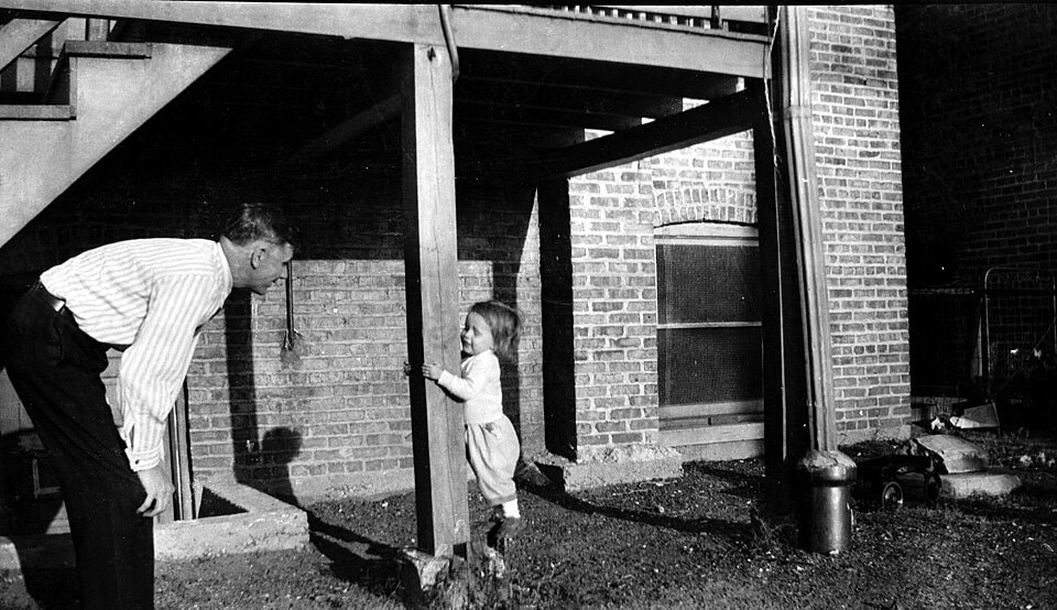 George plays backyard Chicago 1930s