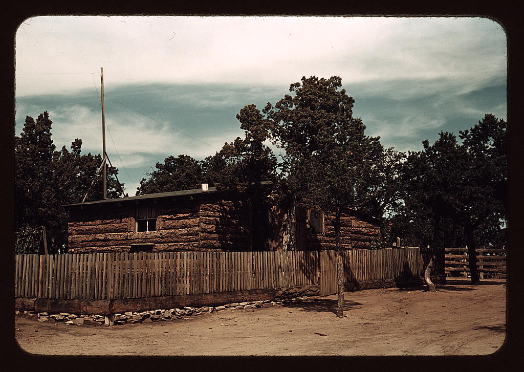 Home of Jim Norris, homesteader, Pie Town, New Mexico (1940 Oct.)