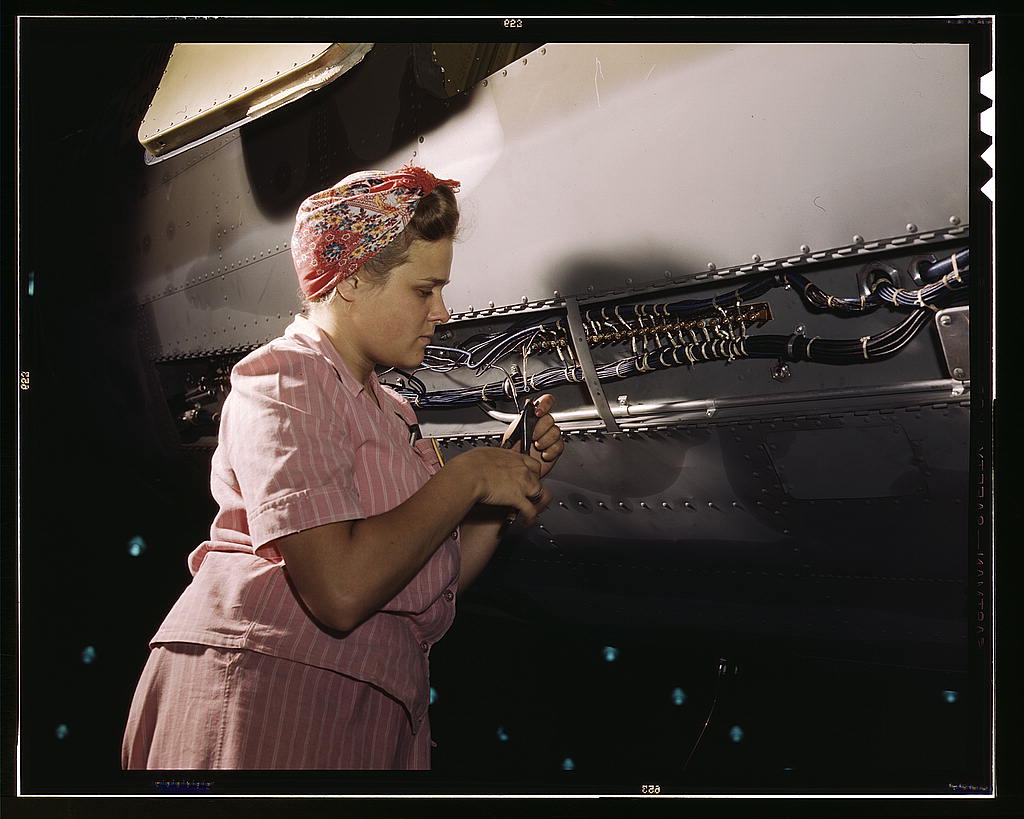 Women electrical assembly Douglas Aircraft 1942