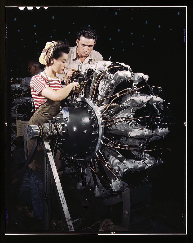 Women engine mechanics Douglas Aircraft WWII