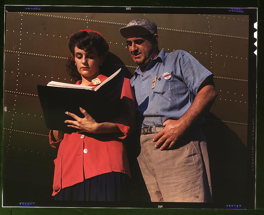 Aircraft inspector C-47 wing Douglas 1942