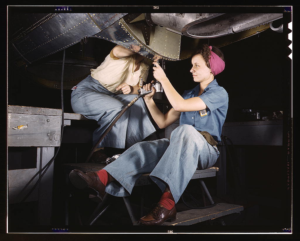 Women work on bomber Douglas Aircraft 1942