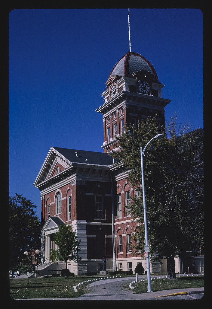 Saline County Courthouse, Marshall, Missouri (1988)