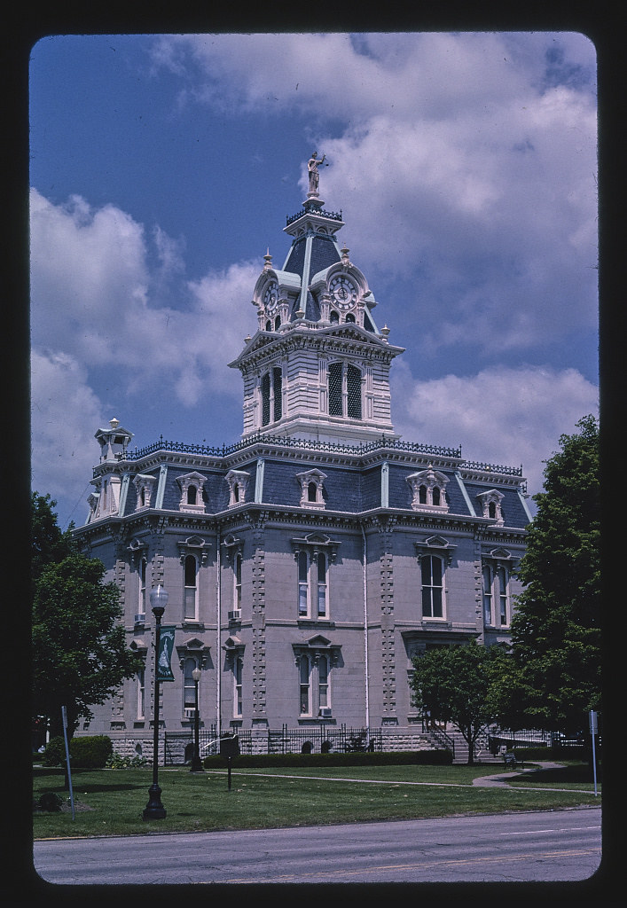 Davis County Courthouse, Bloomfield, Iowa (2003)