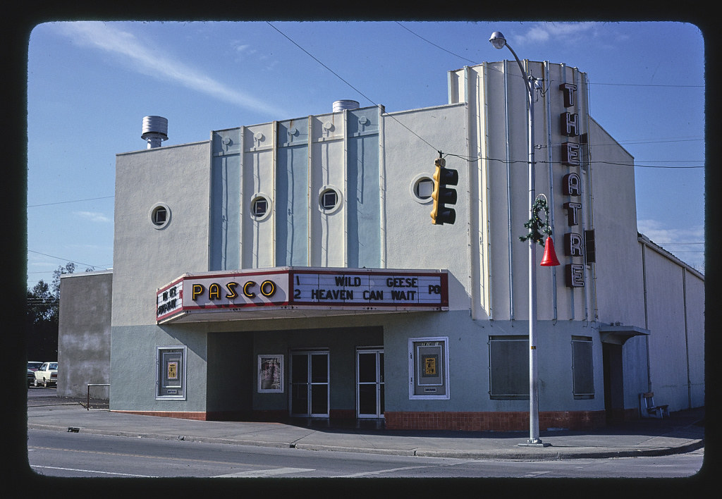 Pasco Theater, S. 7th Street, Dade City, Florida (1979)