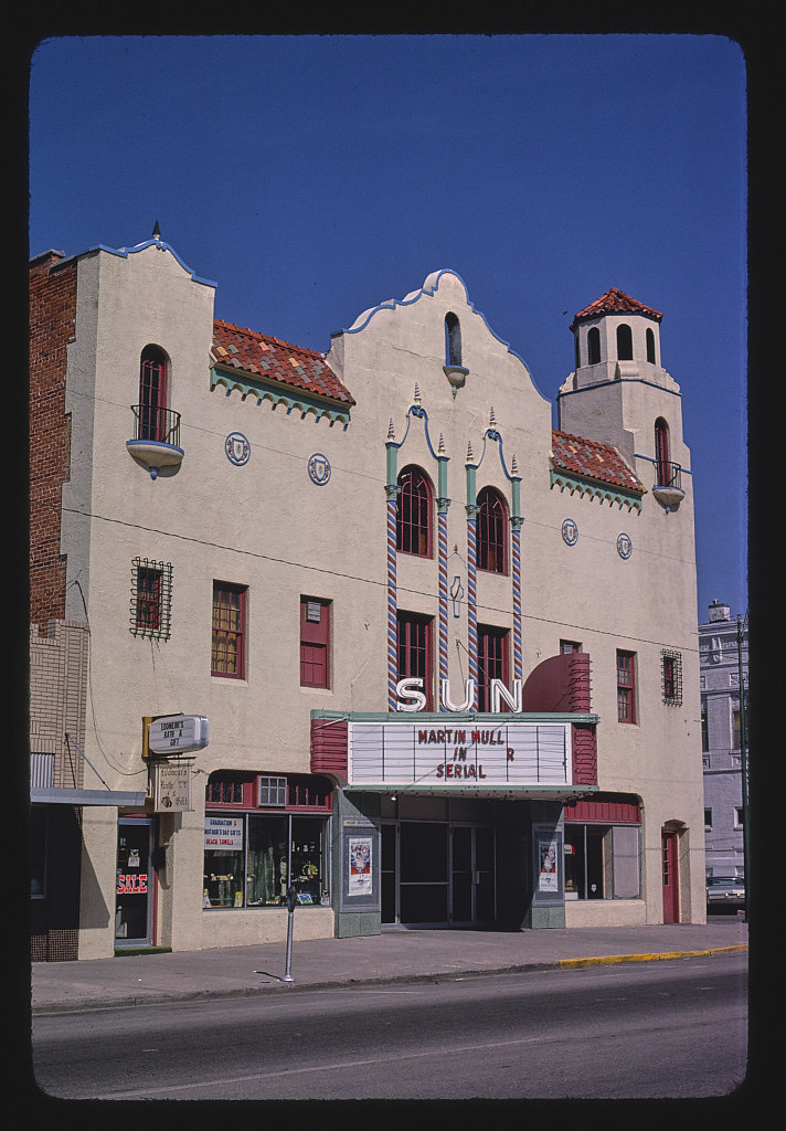 Sun Theater, vertical detail, Lincoln Avenue, York, Nebraska (1980)