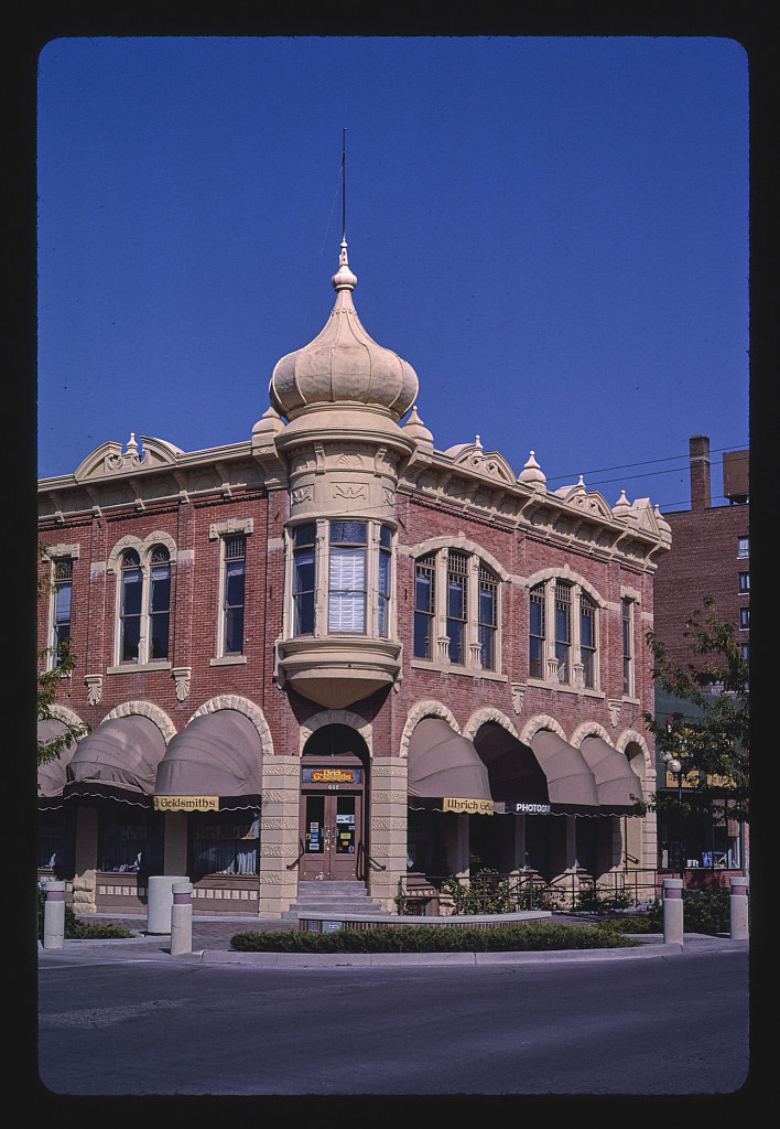 Buell Building, overall diagonal view, 6th & St. Joseph, Rapid City, South Dakota (1987)