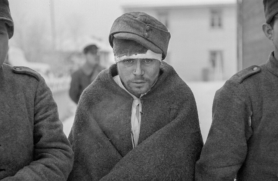 Soviet POWs with new clothing, Finland 1940