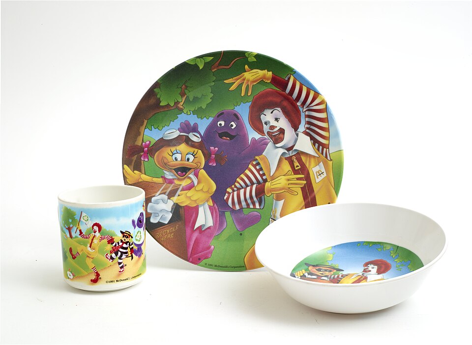McDonald's recycle dish set mascot