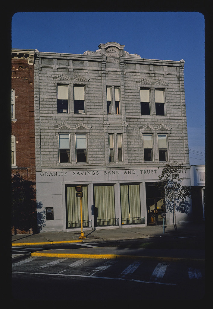 Granite Savings Bank, Route 14, Barre, Vermont (1984)