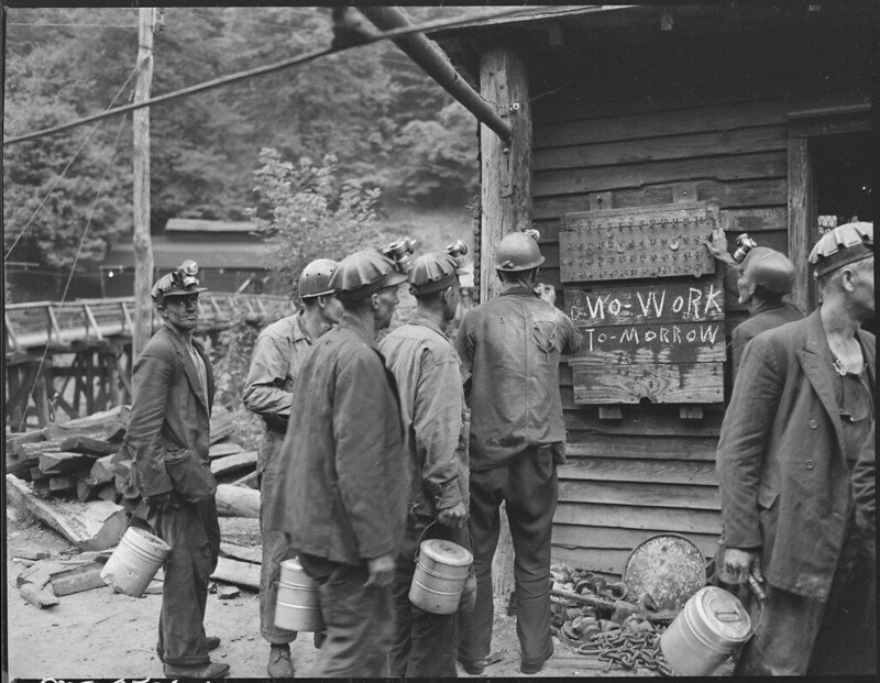 Miners receive pay and Saturday off notice, Kentucky.