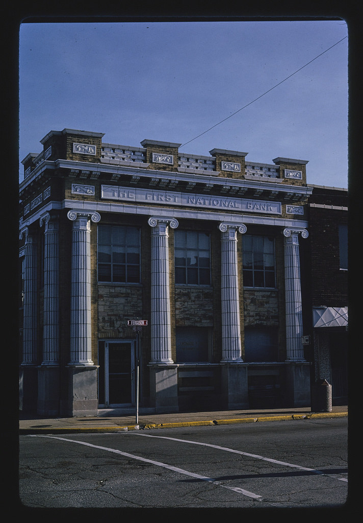 First National Bank, Ferguson Street, Wood River, Illinois, 1991