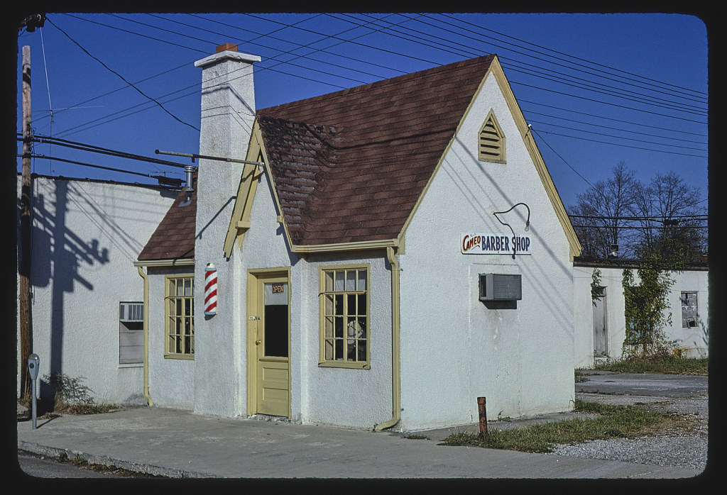 Cameo Barber Shop, West 1st Street, Mountain Grove, Missouri, 1979