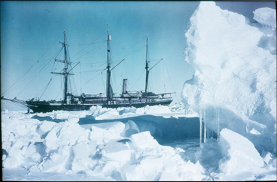 Endurance frozen at latitude 76-35 South